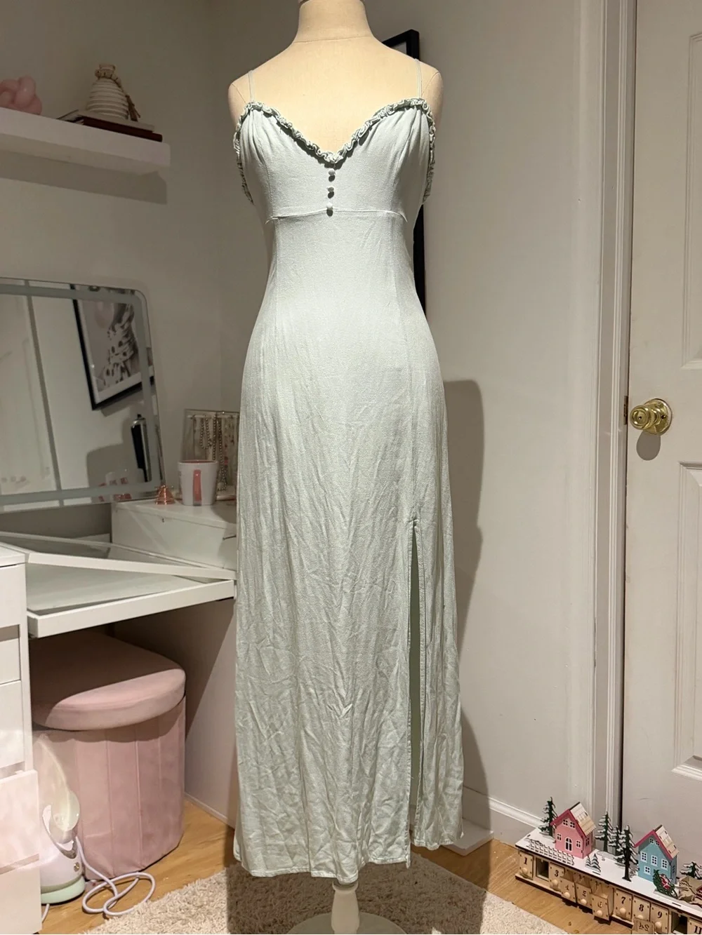 Forever 21 Light Sage Green Maxi Dress with Spaghetti Straps